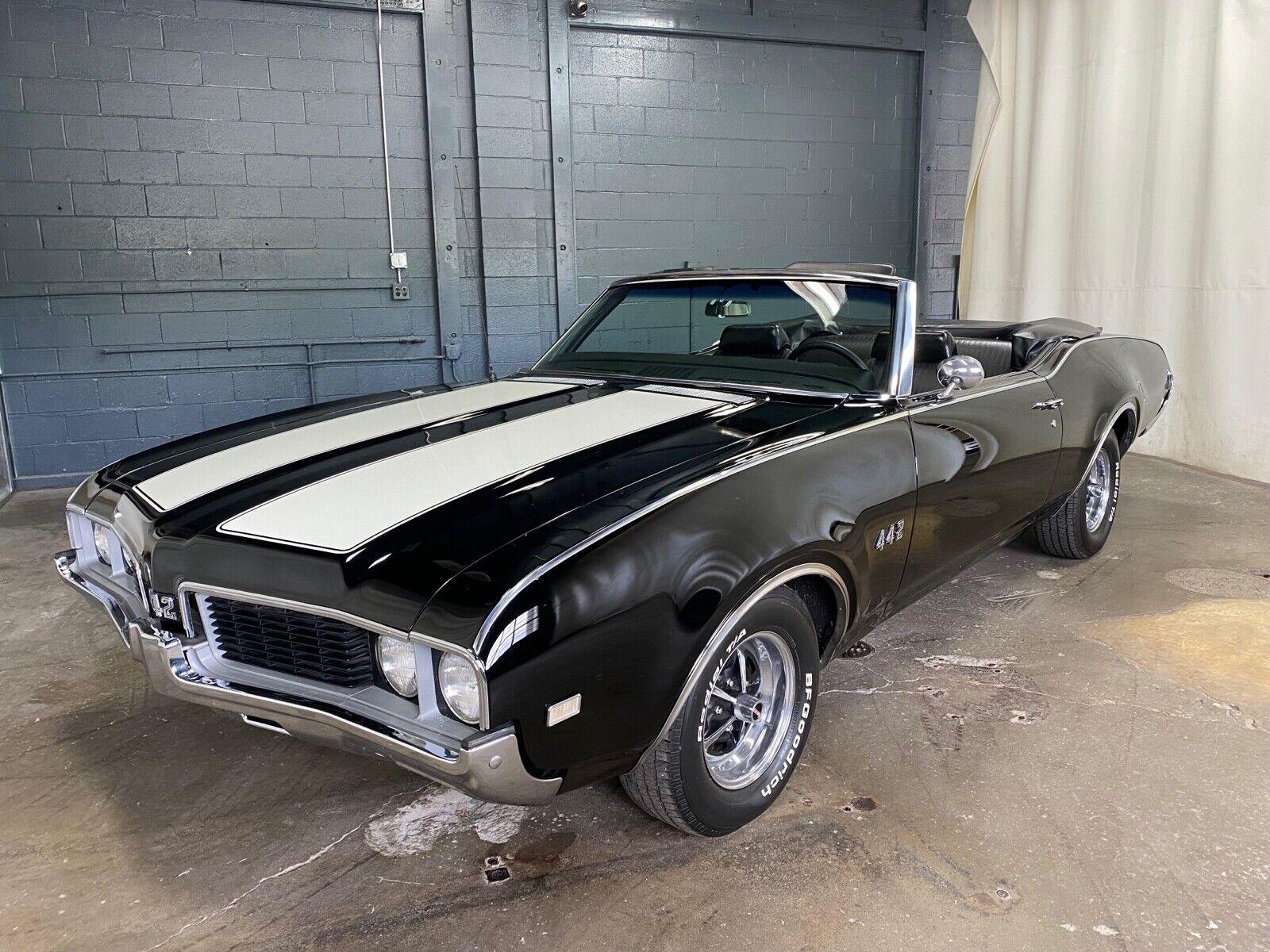 Cars - 1969 Oldsmobile 442 Convertible solid original car restored