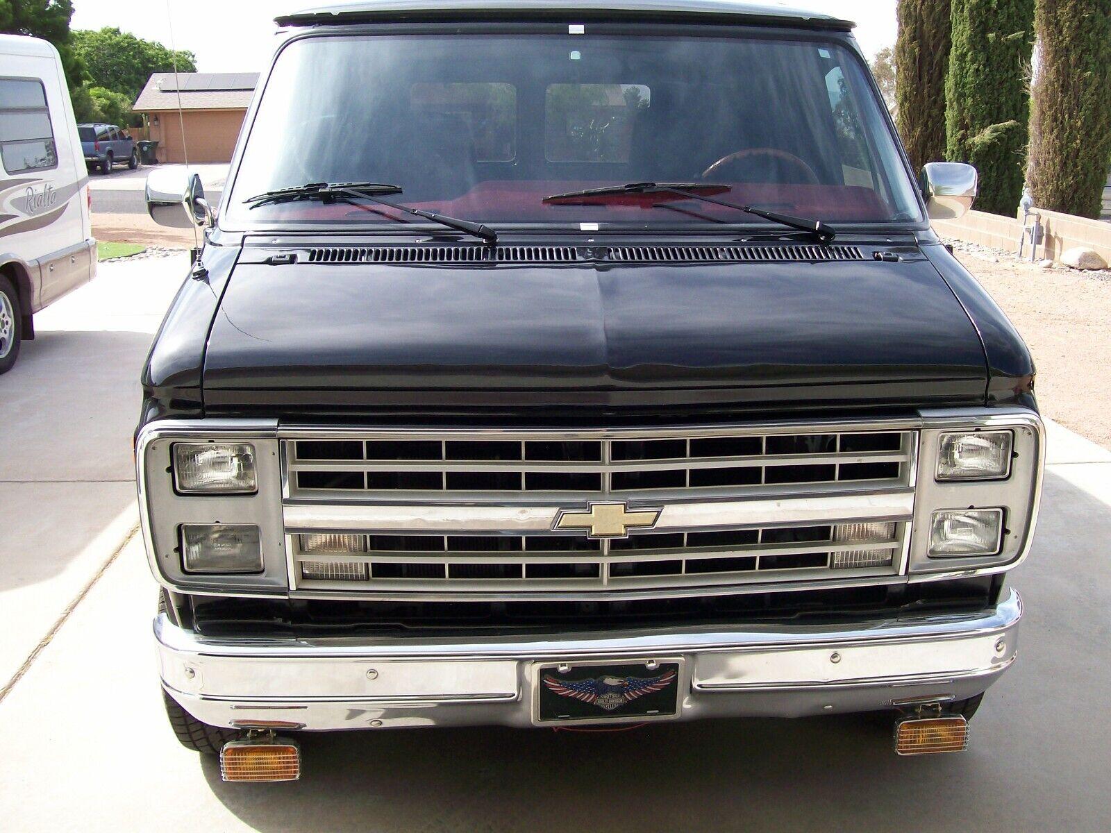 1990 Chevrolet G10 Van Shorty 305 V8