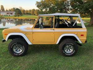 1974 Ford Bronco 302 Roller 4-Wheel Drive