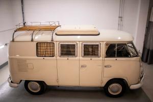 1967 Volkswagen Vanagon Bus Campmobile SO42 RWD