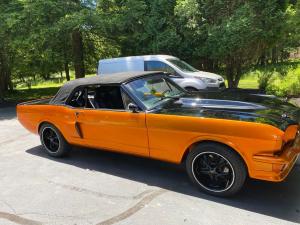 1965 Ford Mustang Ford 550hp Crate motor with Fast Fuel Injection