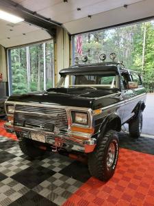 1979 Ford Bronco super straight and rust free