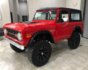 1970 Ford Bronco 302 V8 3spd 4x4 New tires and wheels
