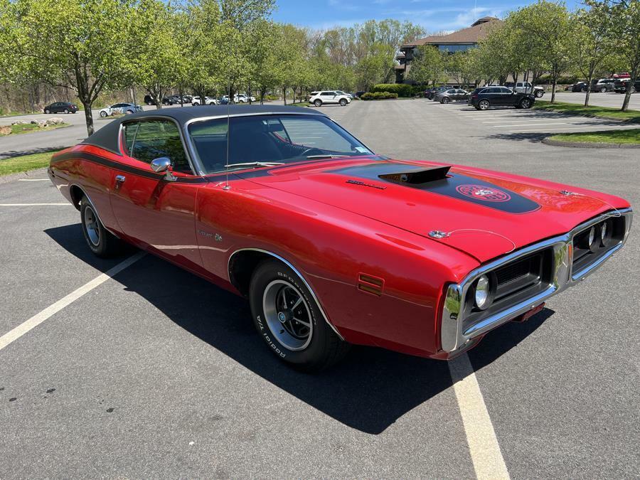 Cars - 1971 Dodge Charger Super Bee Red with 4318 Miles