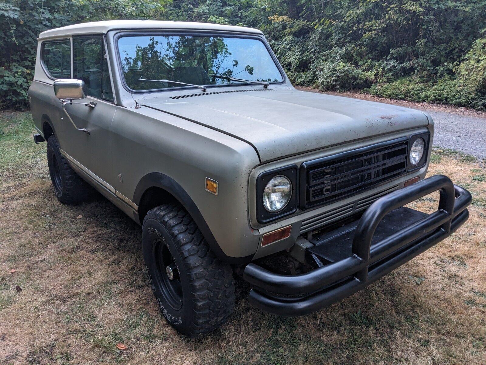 Cars - 1977 International Harvester Scout II IH 4x4 Edelbrock