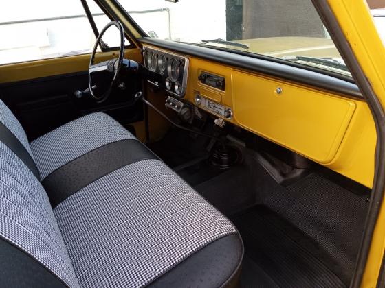 1972 Chevrolet Suburban 3 door Survivor 350V8