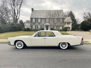 1964 Lincoln Continental 8 Cylinders Sedan Clean Title
