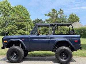 1976 Ford Bronco Convertible small block Ford motor