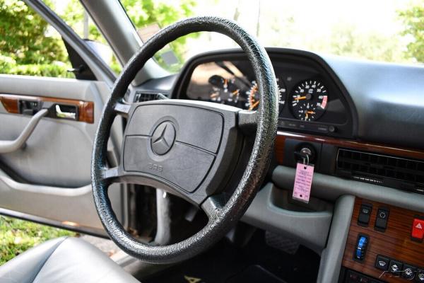 1986 Mercedes-Benz 400-Series Pristine Fully Loaded 29,427 Actual Miles!