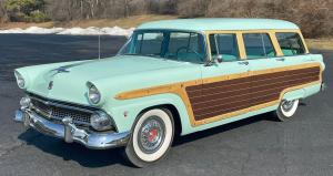 1955 Ford Country Squire Wagon – 272 cu in 165HP V8